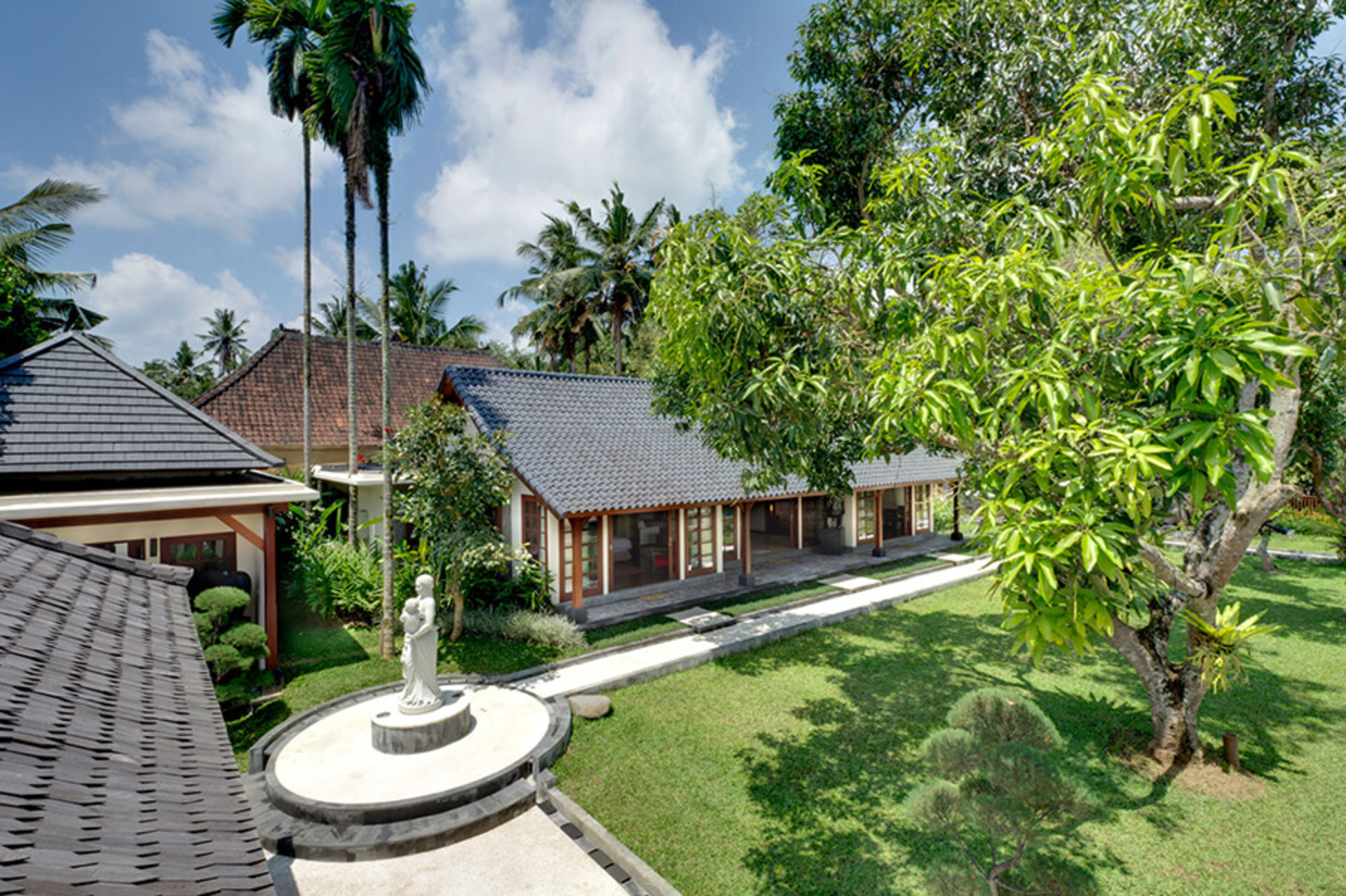 Escape to Bali Villa – Ubud’s Premier Sanctuary 1000