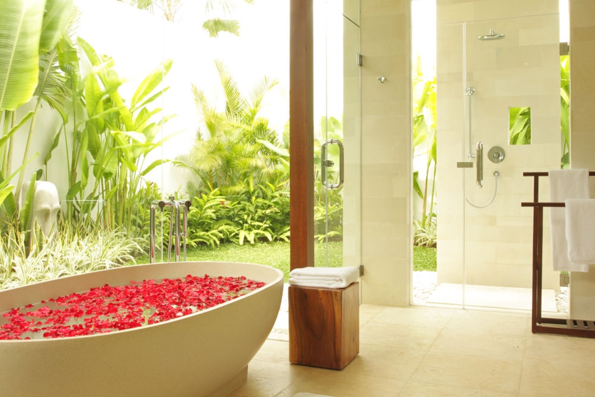 Escape to Your Dream Villa in Canggu’s Exclusive Oasis 1000