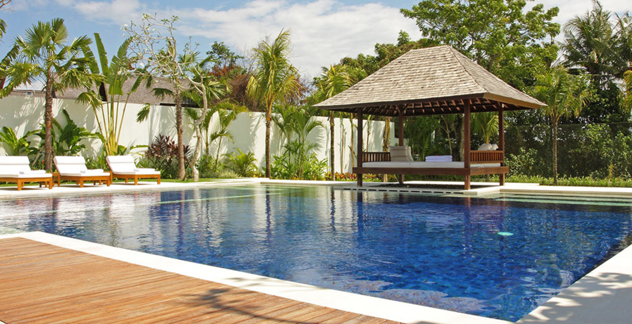 Escape to Your Dream Villa in Canggu’s Exclusive Oasis 1000