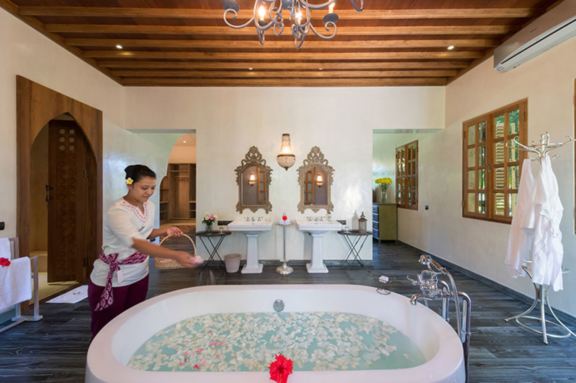 5 Star Villa in Bali, Minutes from the Beach, Bali Villa 1004