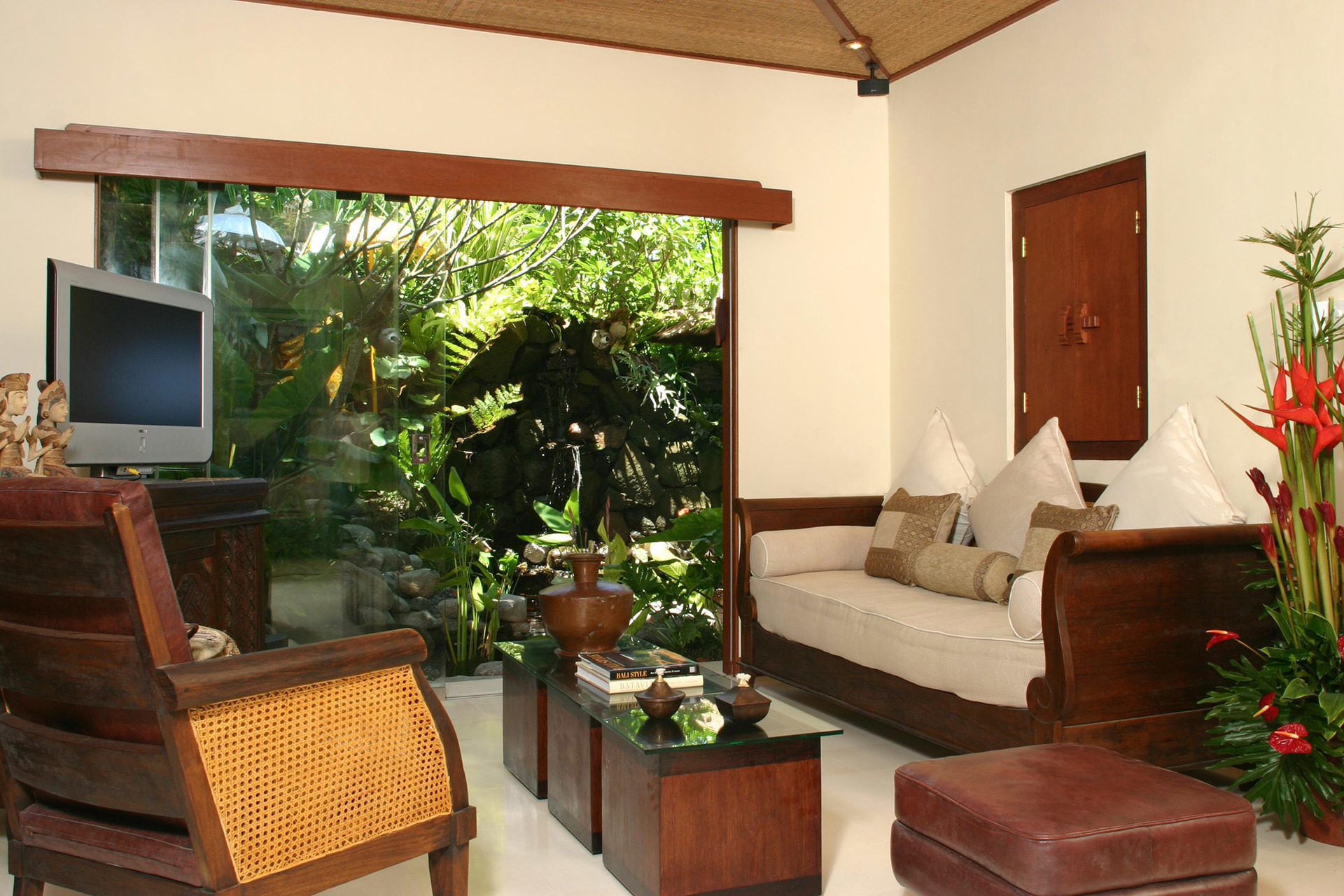 Bali Villa 1005: A Beautiful Sanctuary by the Sea