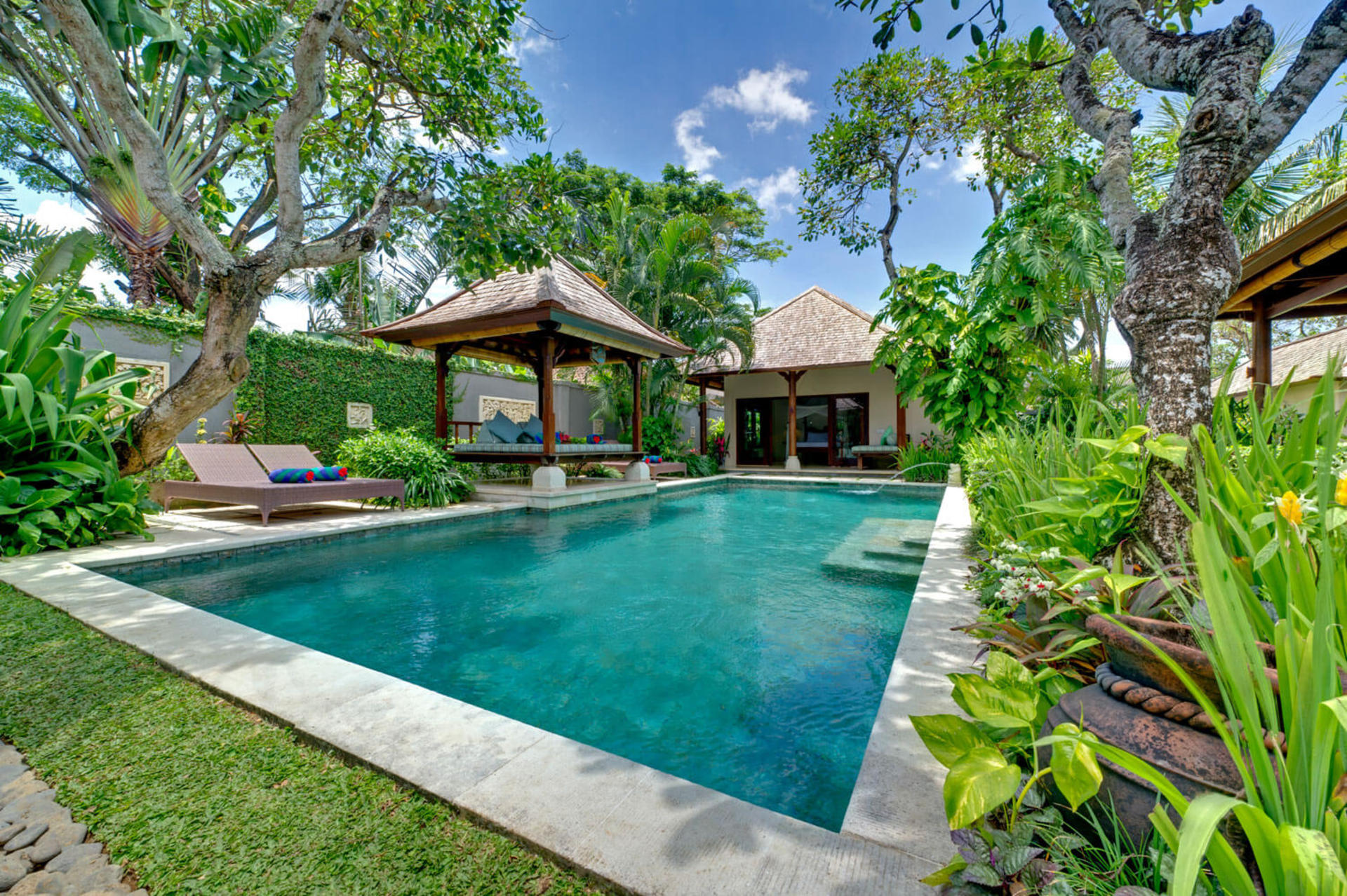 Exquisite 5-Star Luxury Retreat – Discover Bali Villa 1015
