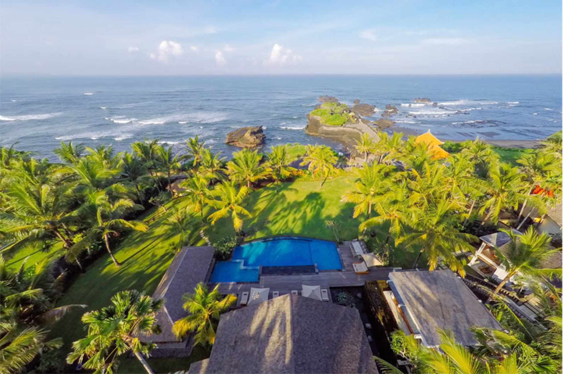 Secluded 5-Star Luxury by the Ocean – Bali Villa 1018
