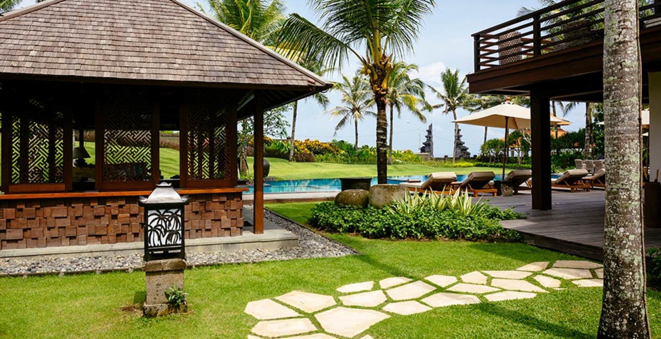 Secluded 5-Star Luxury by the Ocean – Bali Villa 1018