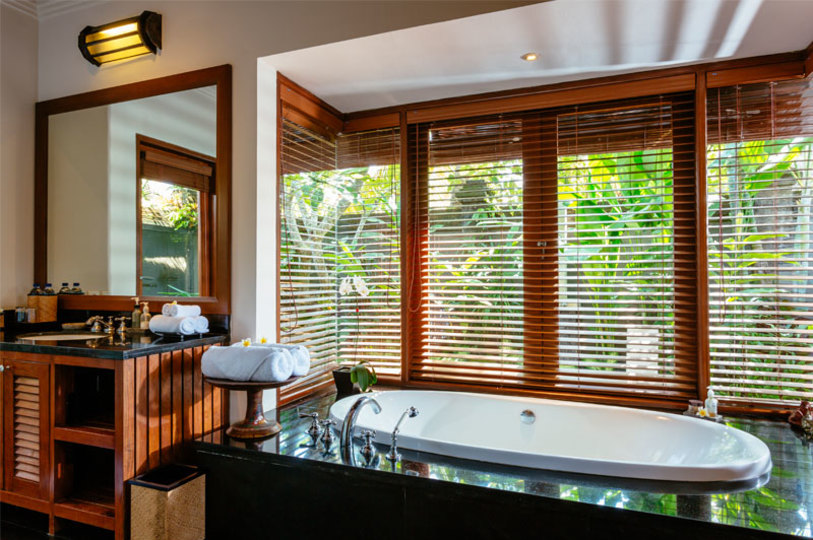 Secluded 5-Star Luxury by the Ocean – Bali Villa 1018