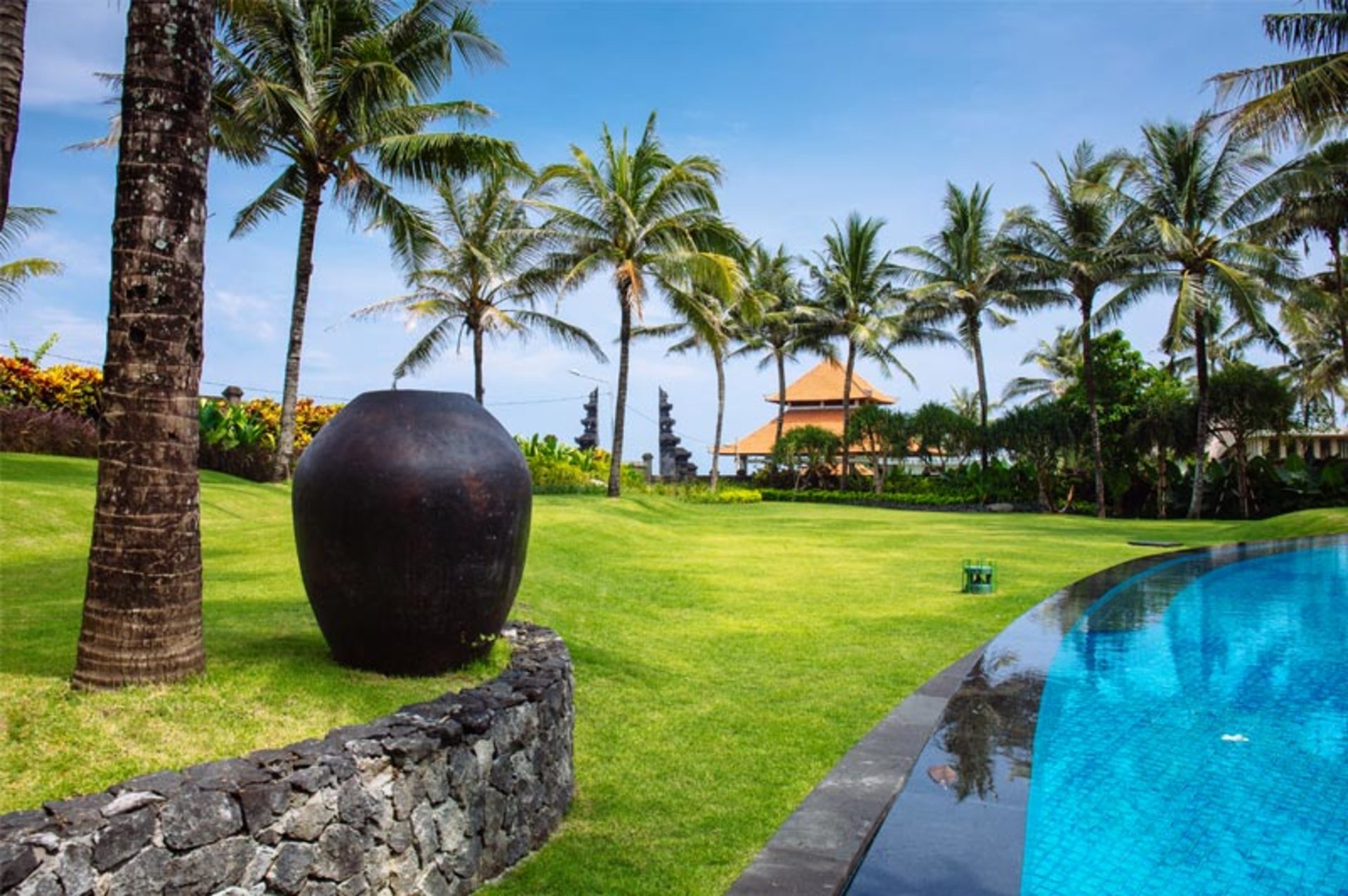 Secluded 5-Star Luxury by the Ocean – Bali Villa 1018