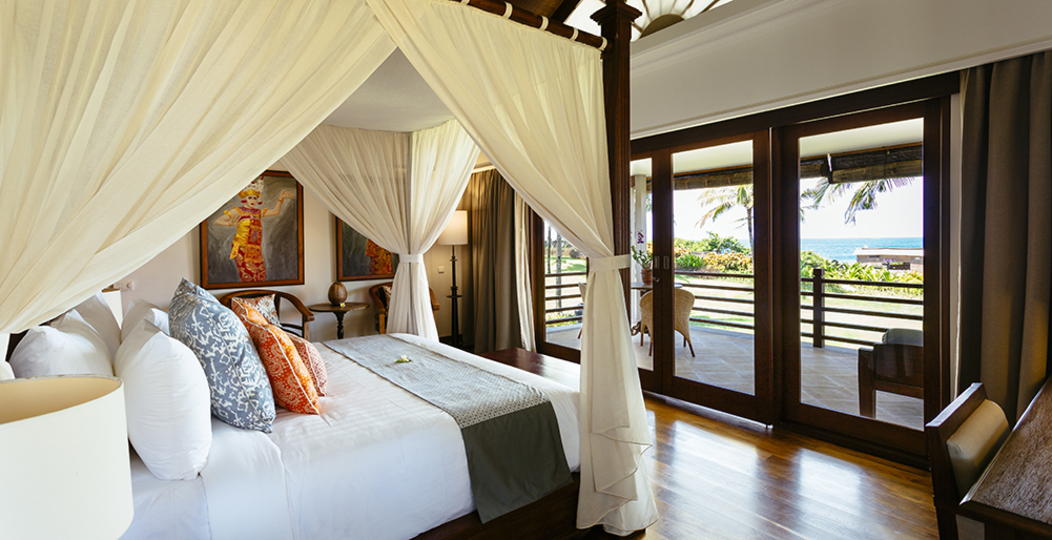 Secluded 5-Star Luxury by the Ocean – Bali Villa 1018