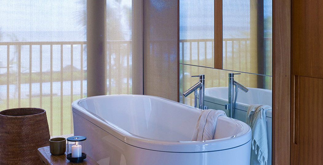 Oceanfront Luxury Escape – Bali Villa 1021