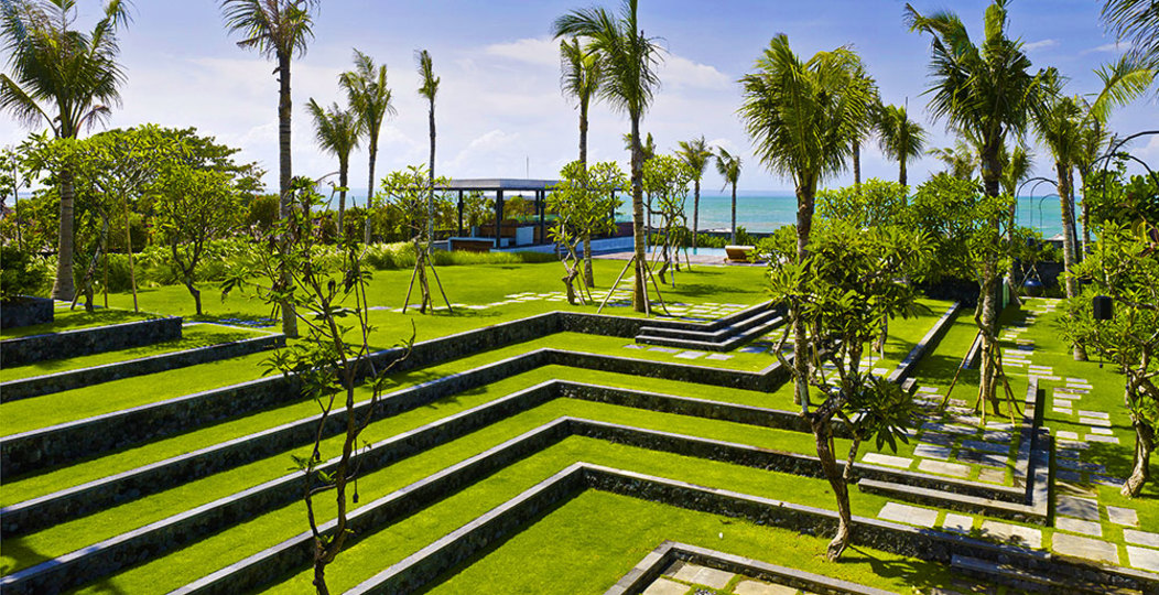 Oceanfront Luxury Escape – Bali Villa 1021