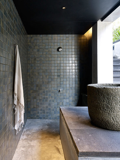 Oceanfront Luxury Escape – Bali Villa 1021