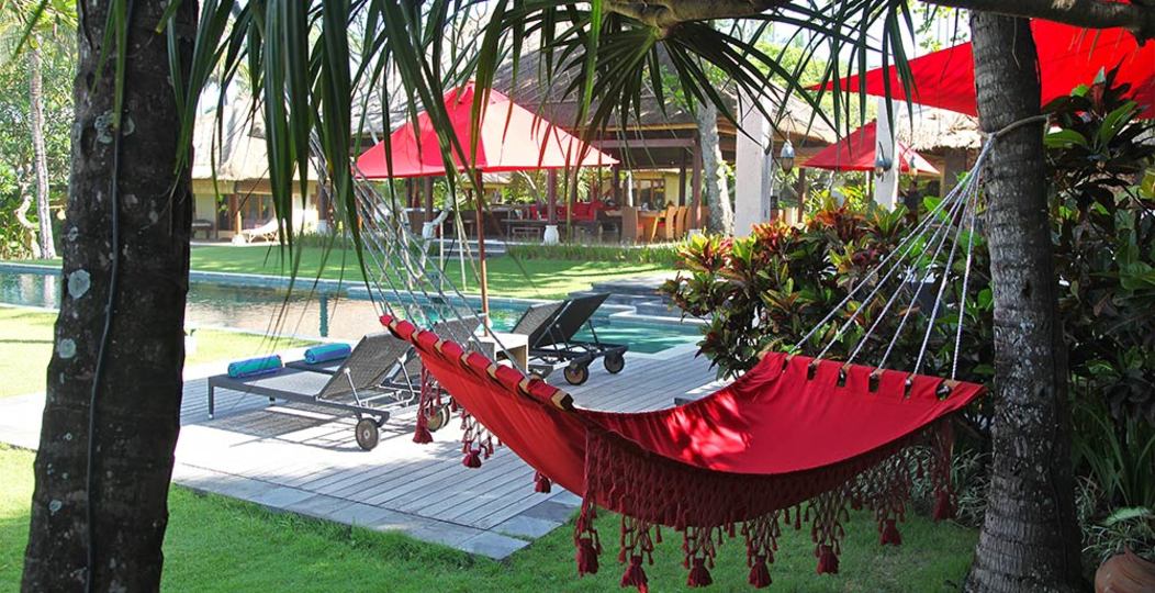 Bali Villa 1023: Ocean Bliss & Poolside Serenity