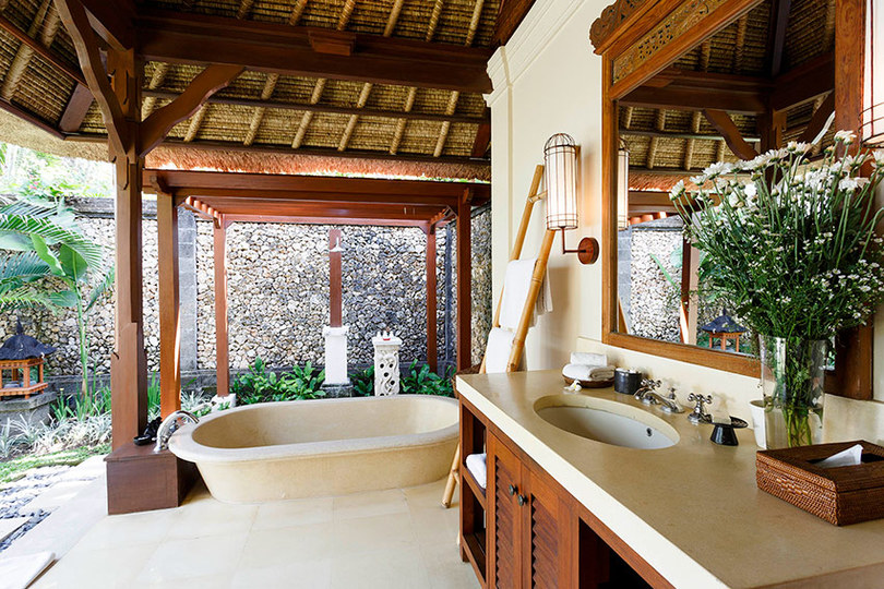 Bali Villa 1023: Ocean Bliss & Poolside Serenity