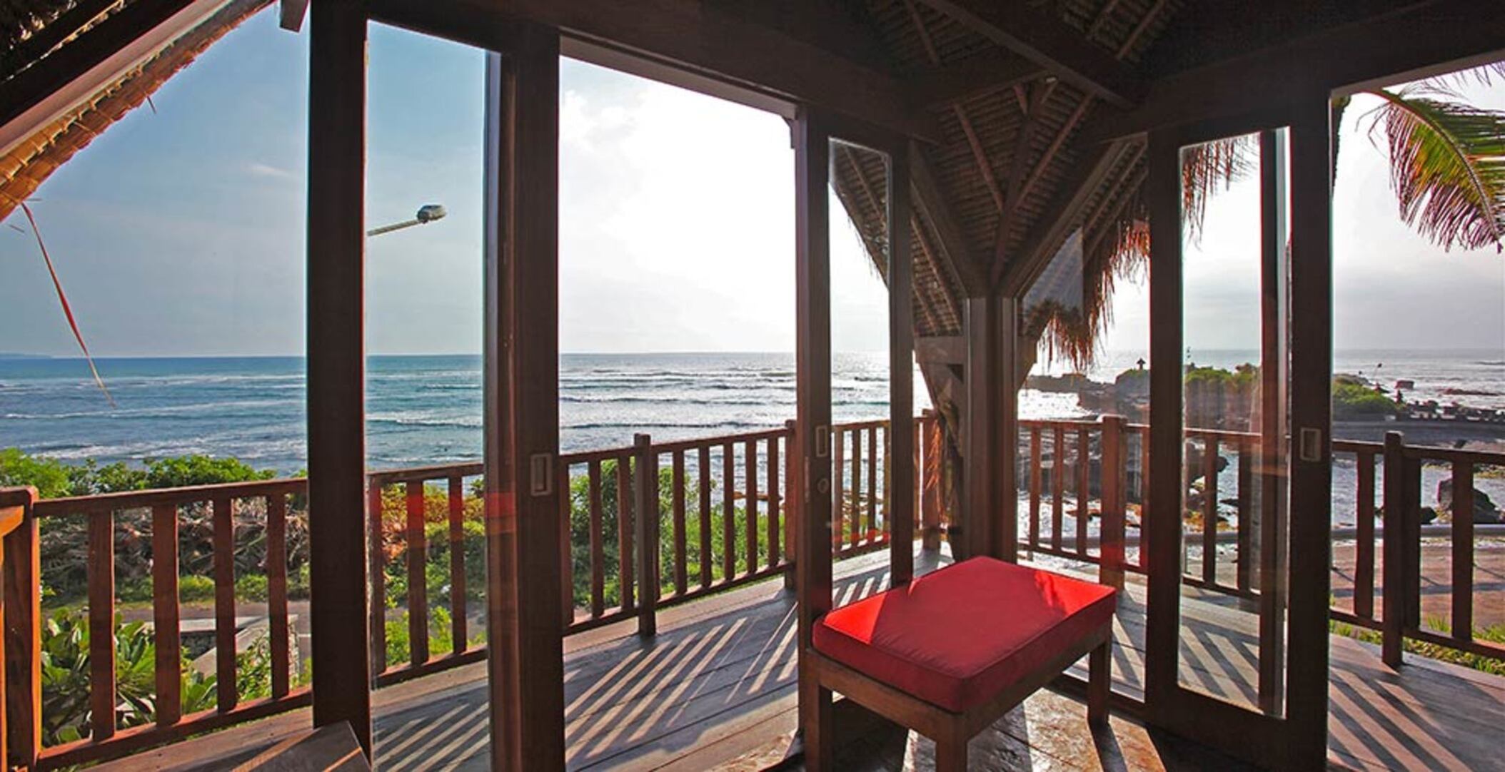 Bali Villa 1023: Ocean Bliss & Poolside Serenity