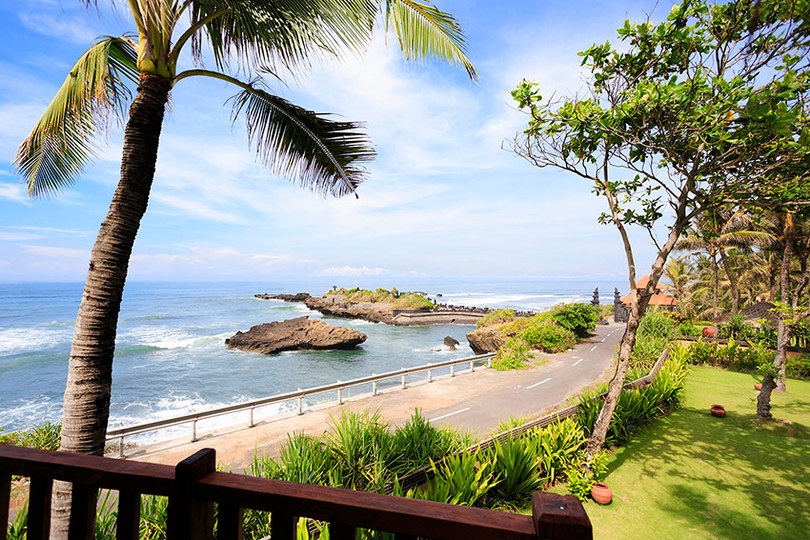 Bali Villa 1023: Ocean Bliss & Poolside Serenity