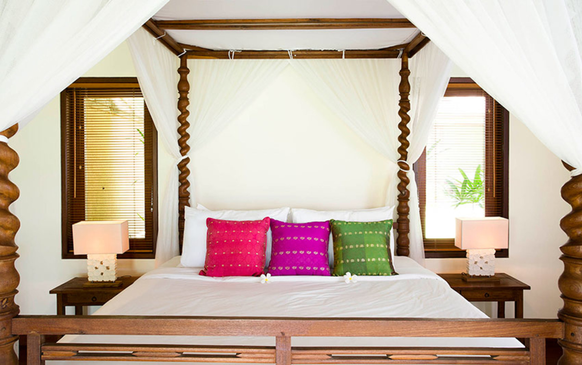 Bali Villa 1023: Ocean Bliss & Poolside Serenity