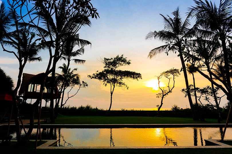 Bali Villa 1023: Ocean Bliss & Poolside Serenity