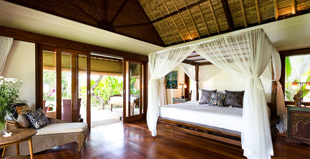 Bali Villa 1023: Ocean Bliss & Poolside Serenity