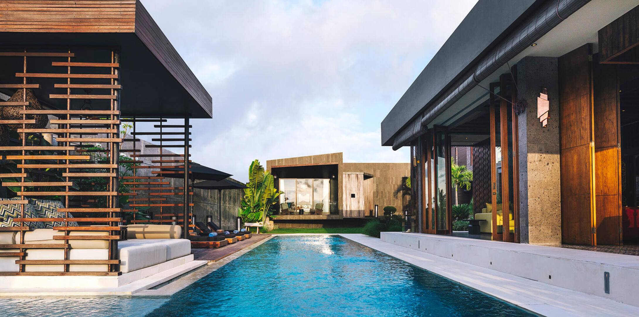Modern Oasis by the Sea – Bali Villa 1032