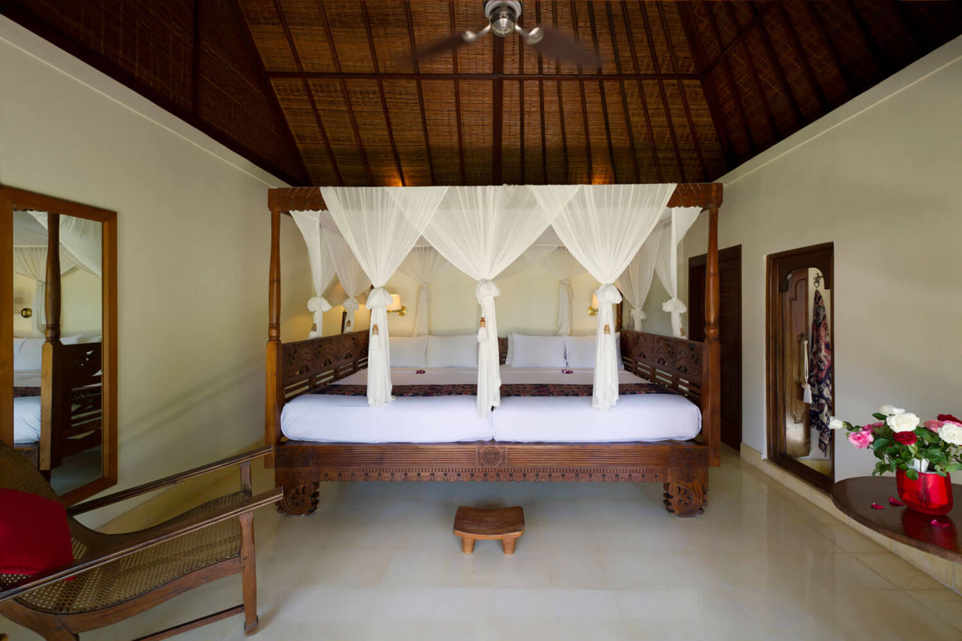 Tropical Luxury Steps from the Sand – Bali Villa 1034