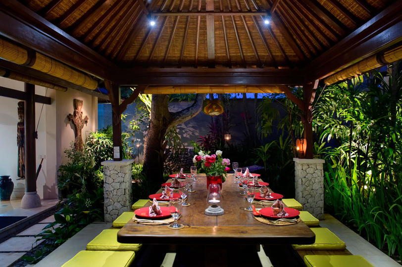 Tropical Luxury Steps from the Sand – Bali Villa 1034