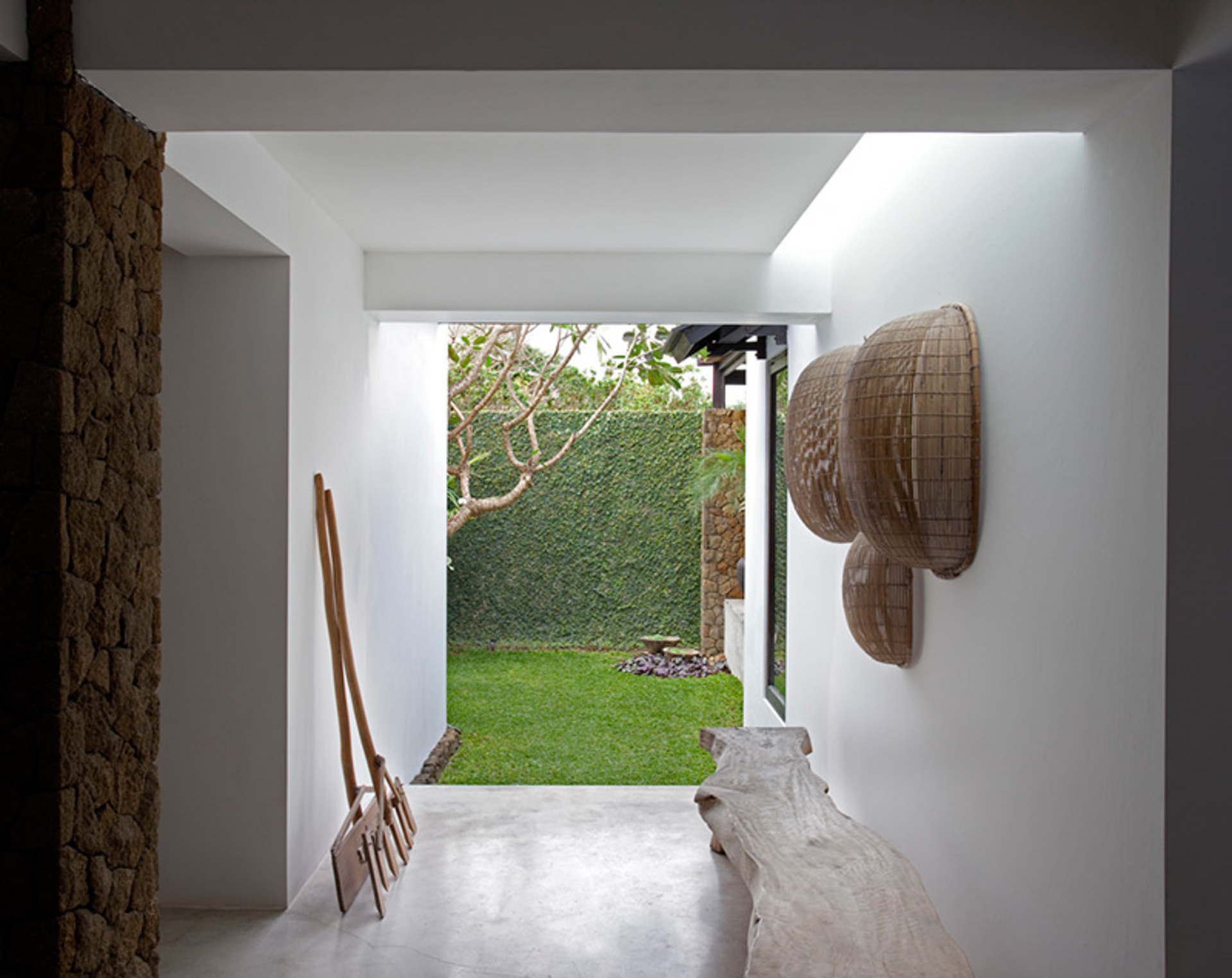 Luxury 5-Star Villa Steps from Echo Beach, Bali 1040