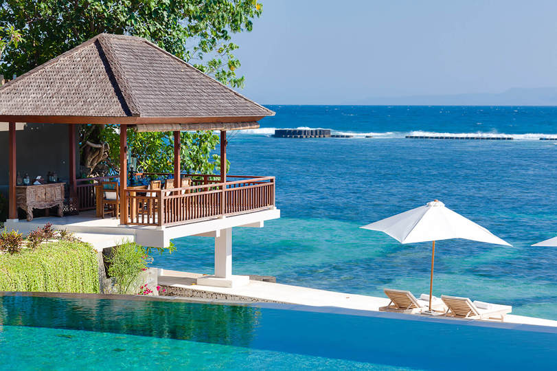 Beautiful Seafront Villa with Private Pool – Bali Villa 1041