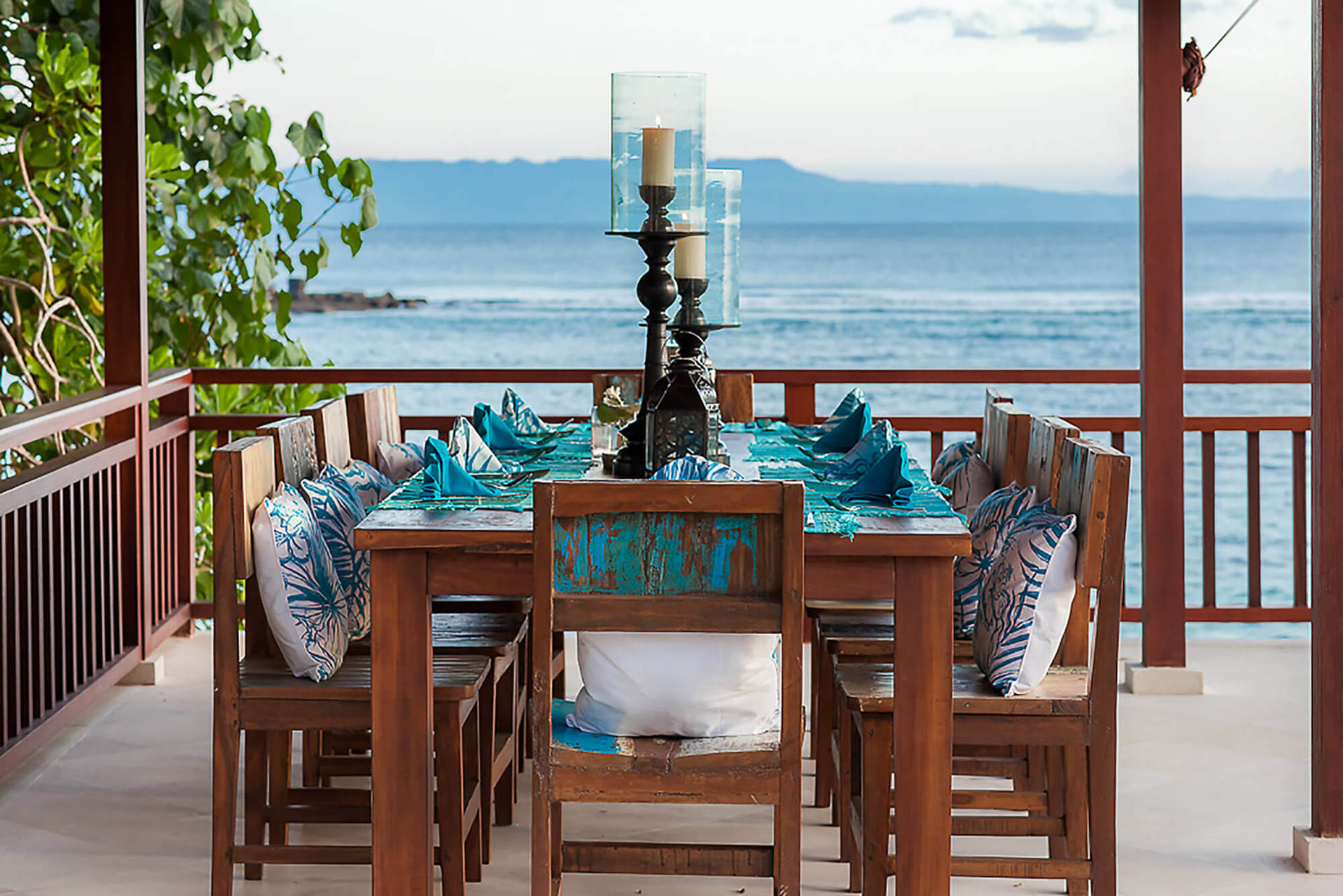 Beautiful Seafront Villa with Private Pool – Bali Villa 1041