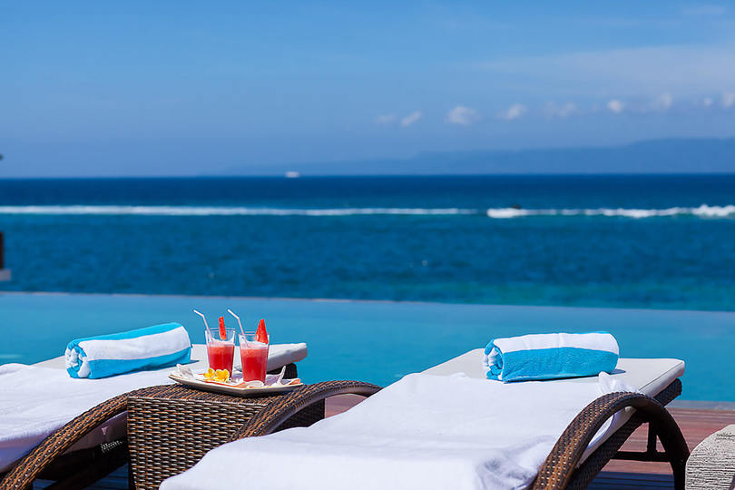 Beautiful Seafront Villa with Private Pool – Bali Villa 1041