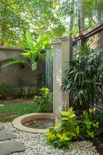 Beautiful Seafront Villa with Private Pool – Bali Villa 1041
