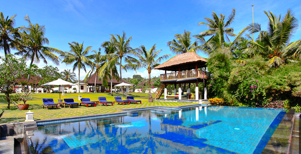 Private Beachside Escape with Lush Grounds – Bali Villa 1044