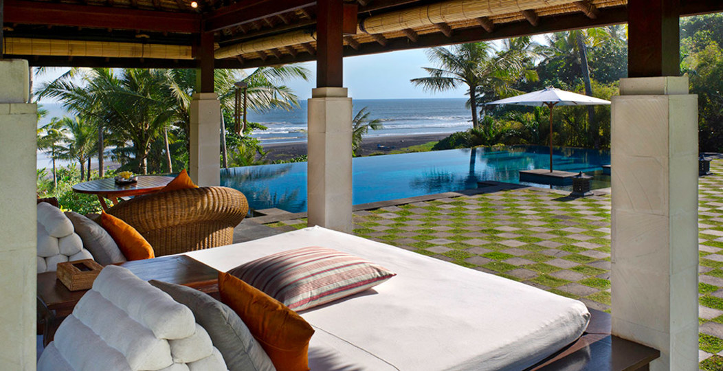 Private Beachside Escape with Lush Grounds – Bali Villa 1044