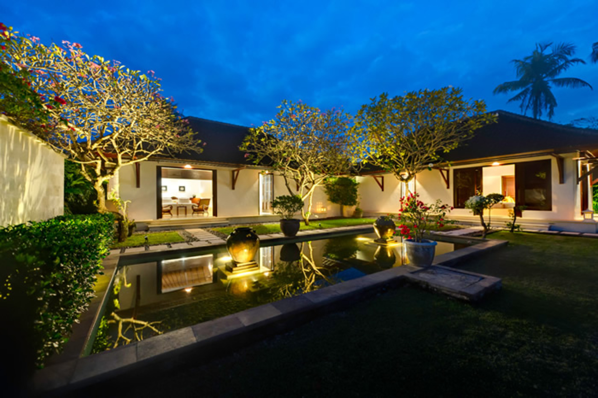 Private Beachside Escape with Lush Grounds – Bali Villa 1044