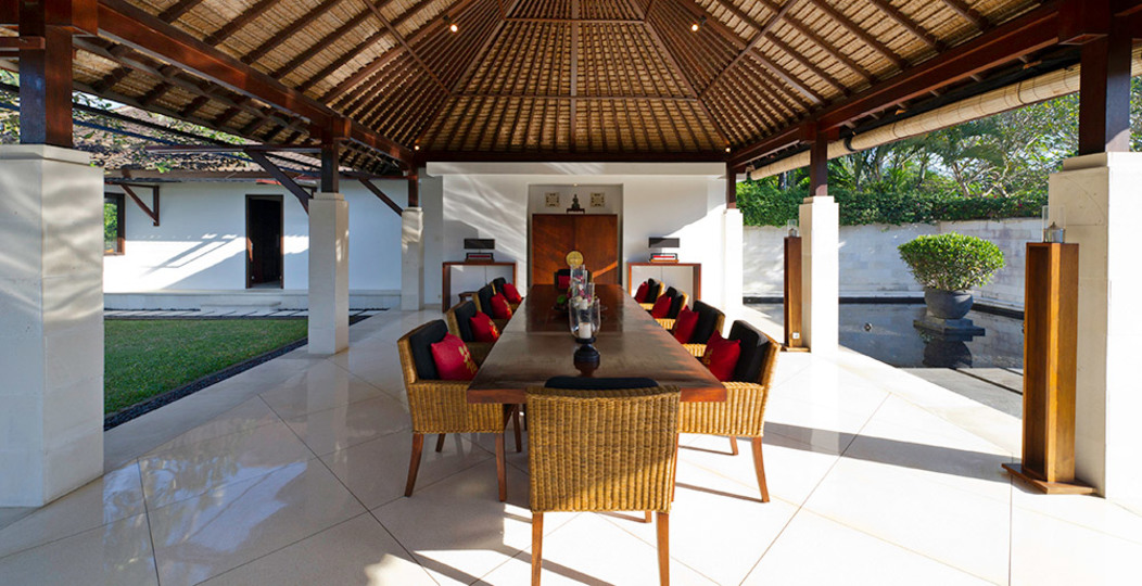 Private Beachside Escape with Lush Grounds – Bali Villa 1044