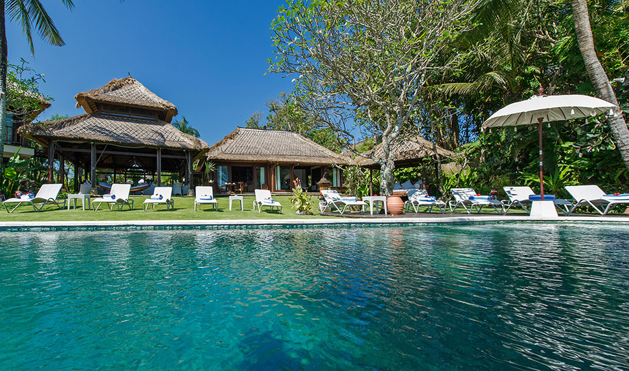 Elegant Beachfront Escape with Pool – Bali Villa 1046