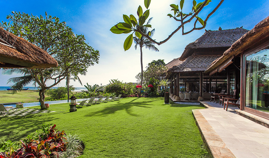 Elegant Beachfront Escape with Pool – Bali Villa 1046