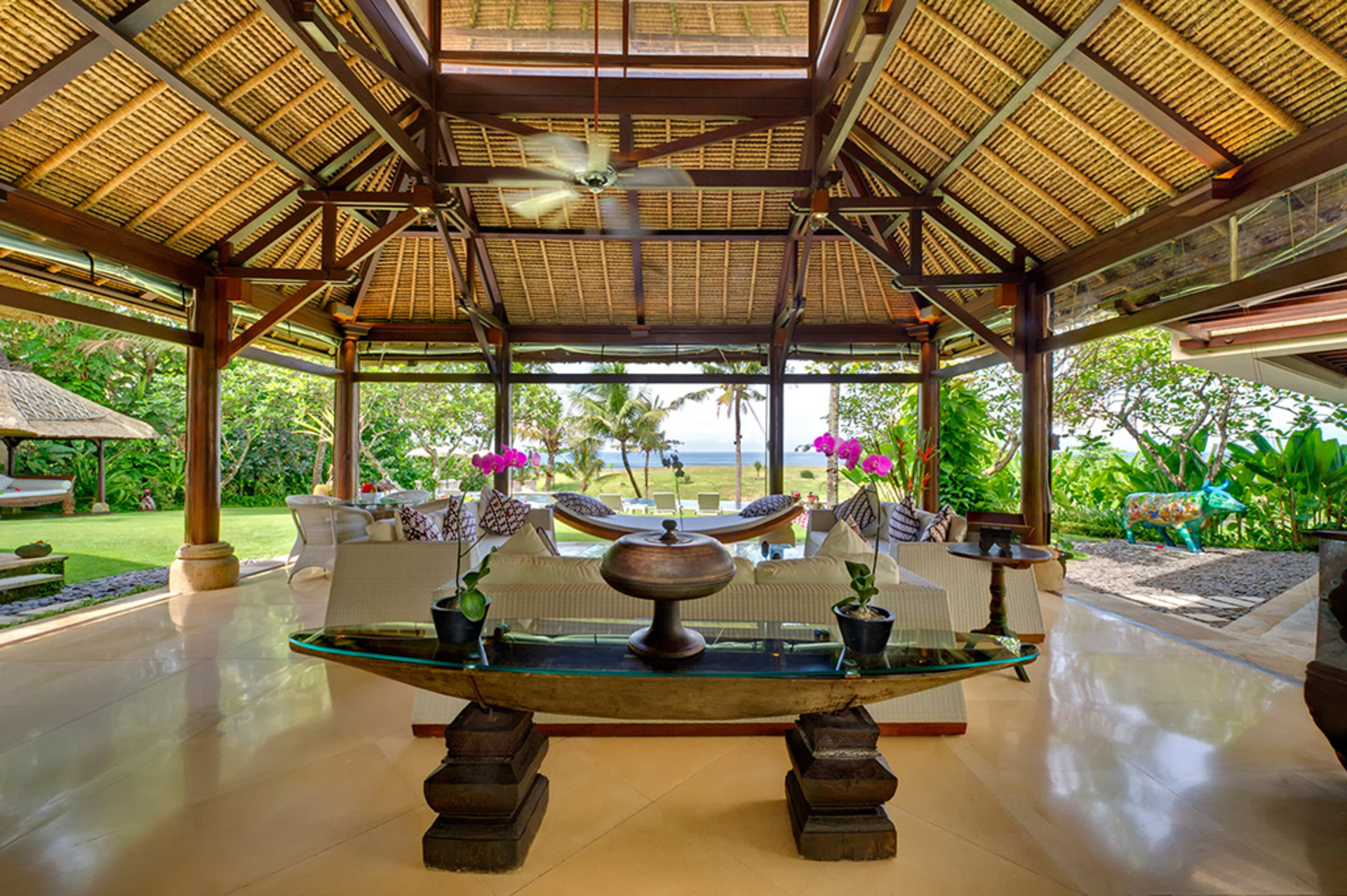 Elegant Beachfront Escape with Pool – Bali Villa 1046