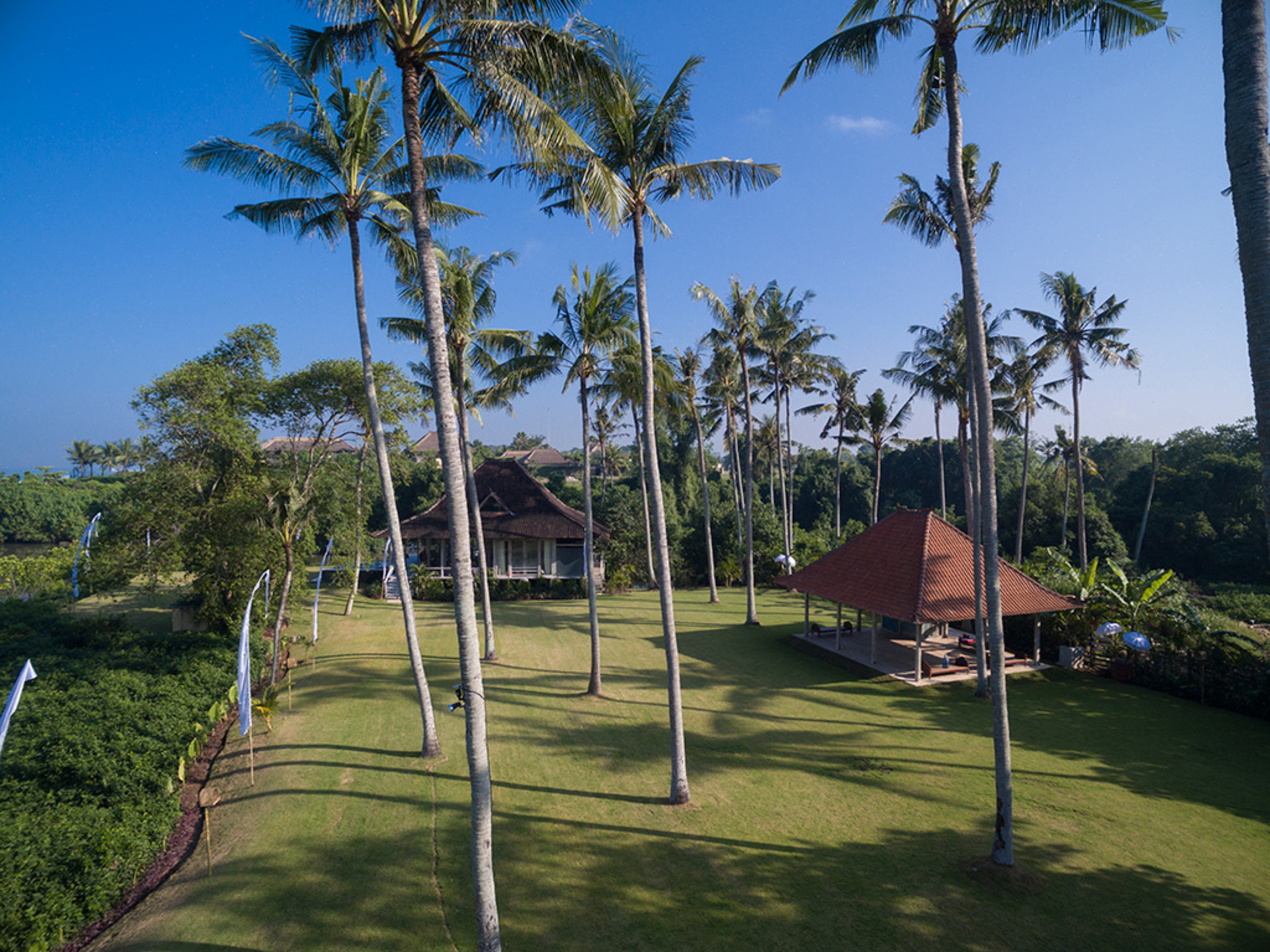 Elegant Beachfront Escape with Pool – Bali Villa 1046