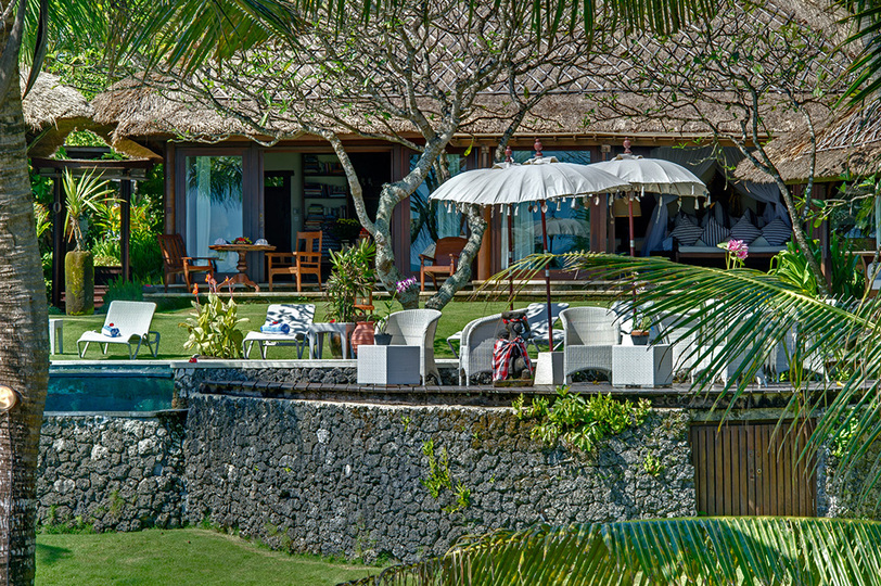 Elegant Beachfront Escape with Pool – Bali Villa 1046