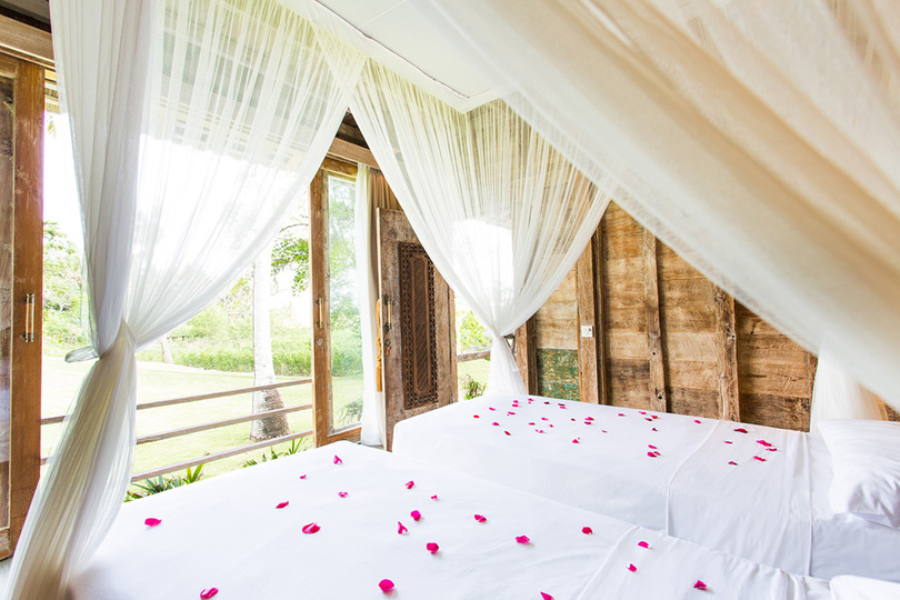 Elegant Beachfront Escape with Pool – Bali Villa 1046