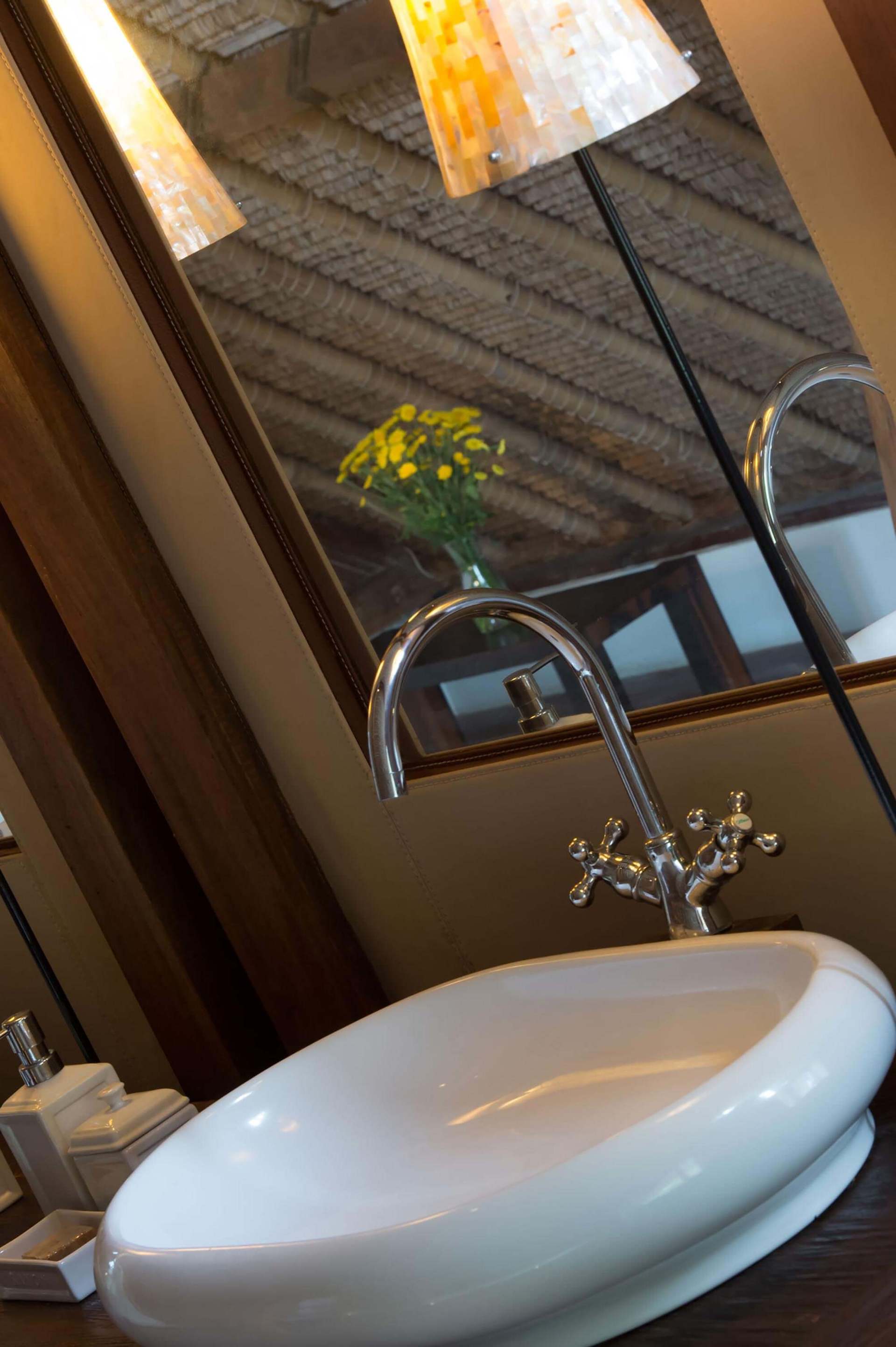 Chic Beachfront with Pool & Style – Bali Villa 1052