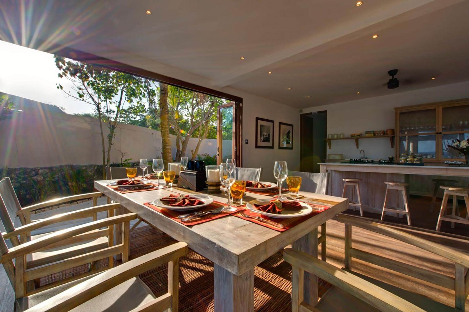 Chic Beachfront with Pool & Style – Bali Villa 1052