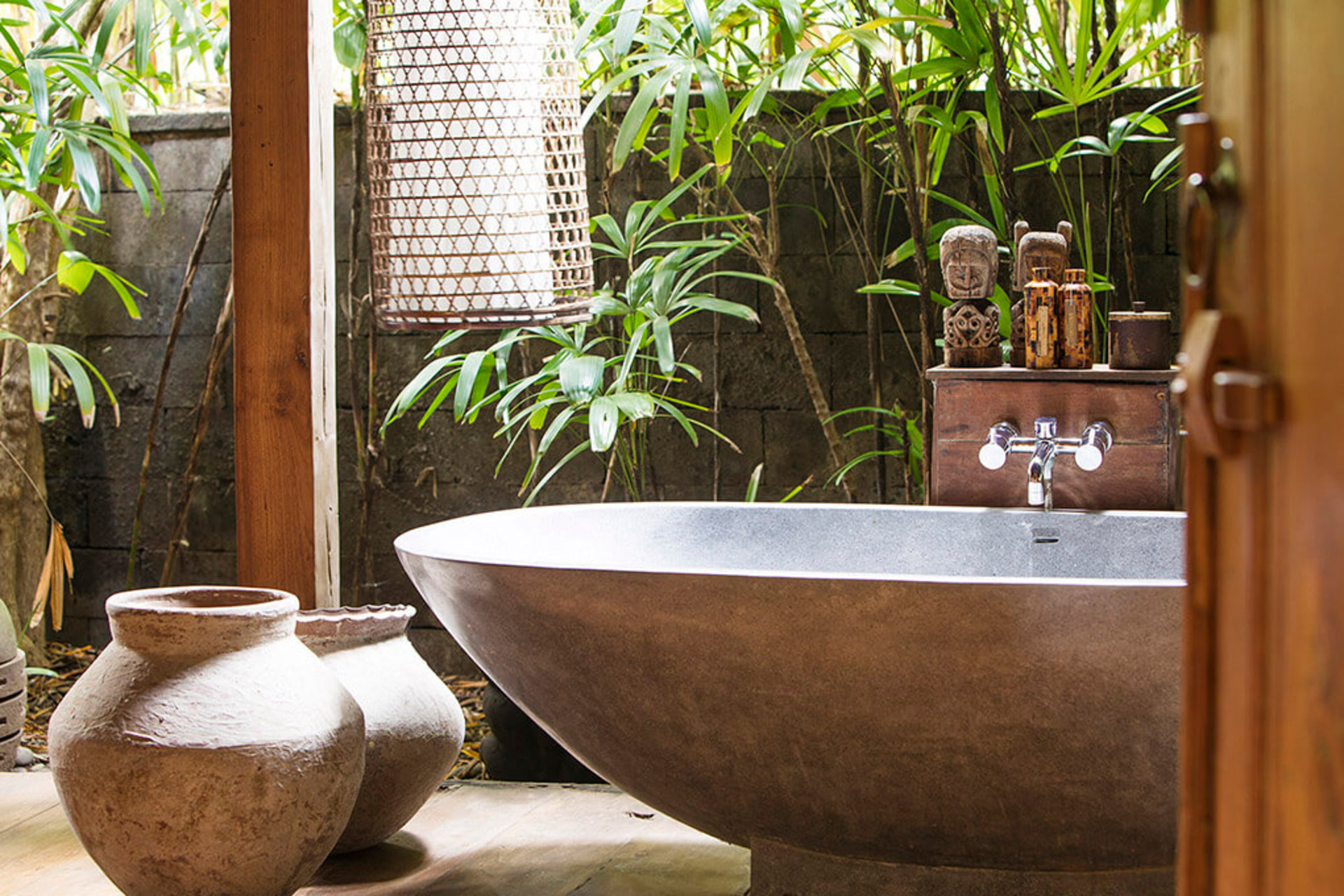 Seaside Luxury with Cultural Charm – Bali Villa 1054