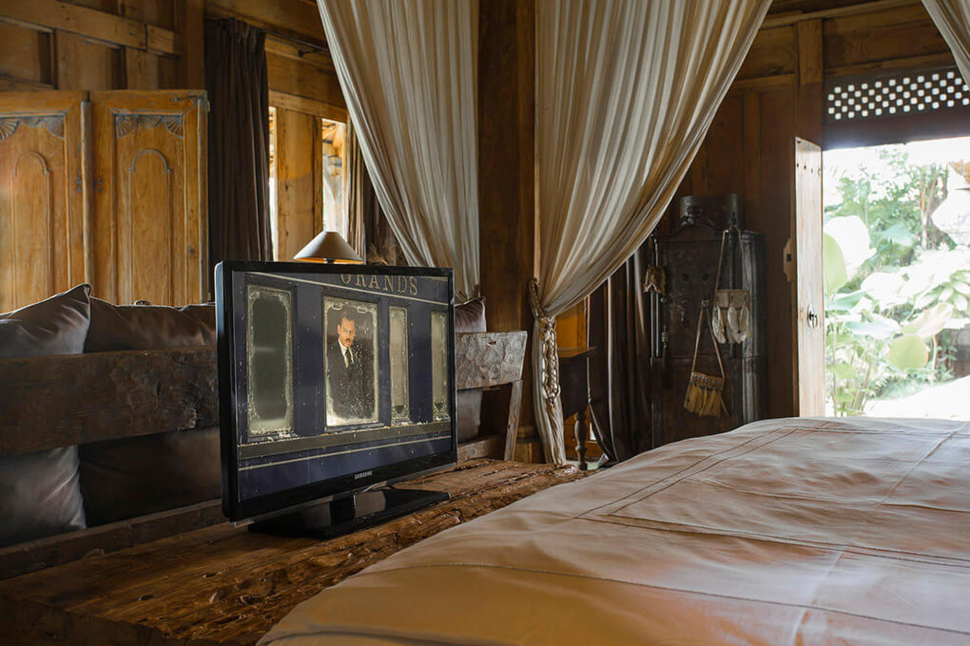 Seaside Luxury with Cultural Charm – Bali Villa 1054