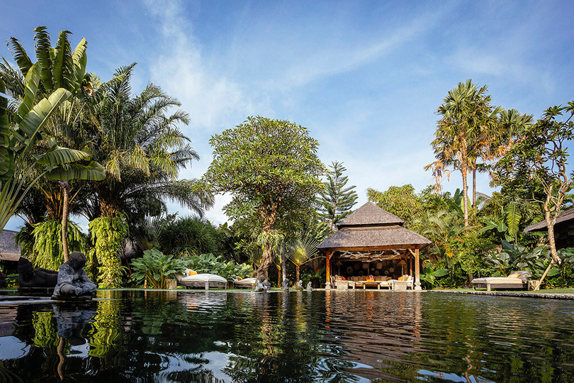 Seaside Luxury with Cultural Charm – Bali Villa 1054