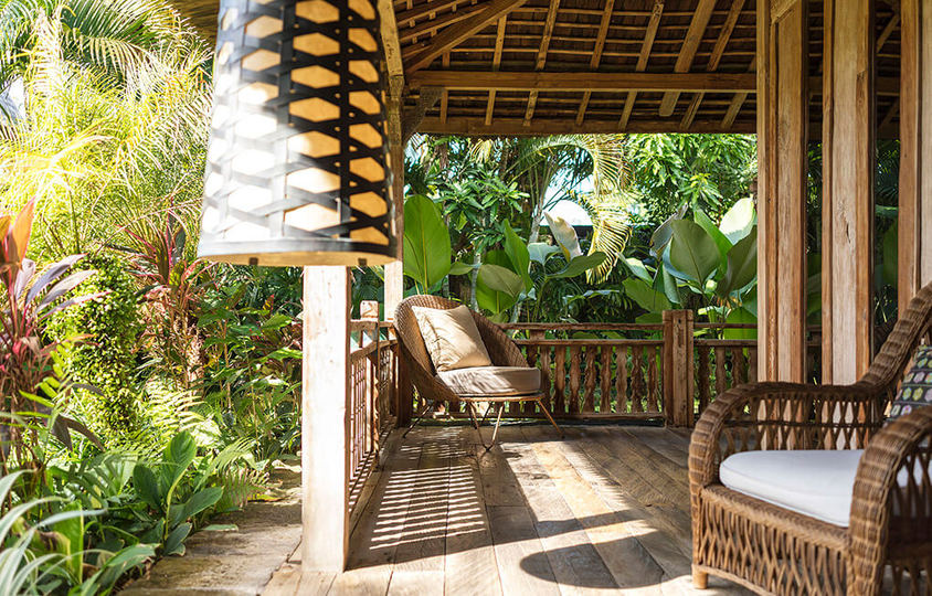Seaside Luxury with Cultural Charm – Bali Villa 1054