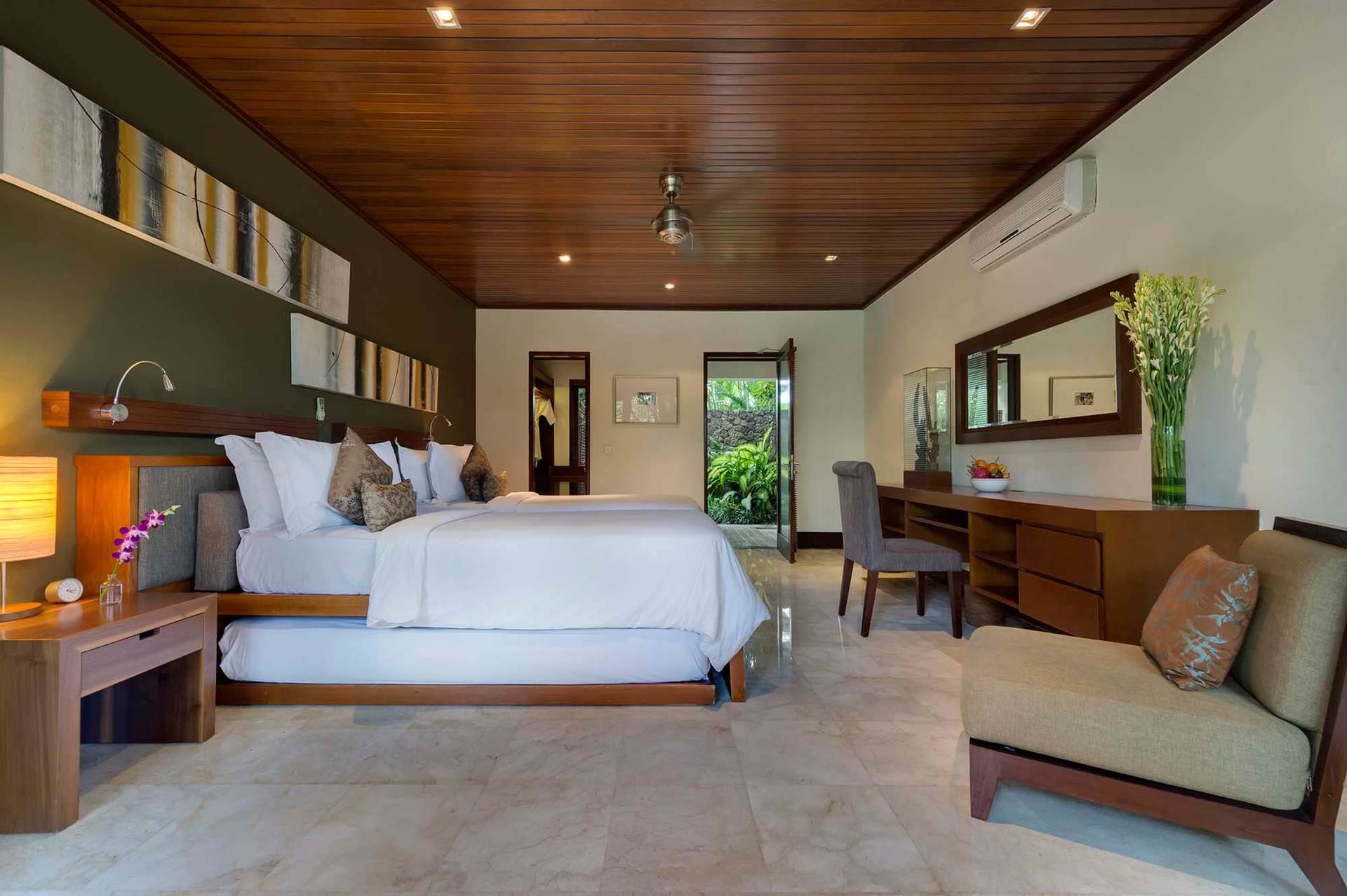 Luxury Tropical Villa with Private Pool, Bali Villa 1057