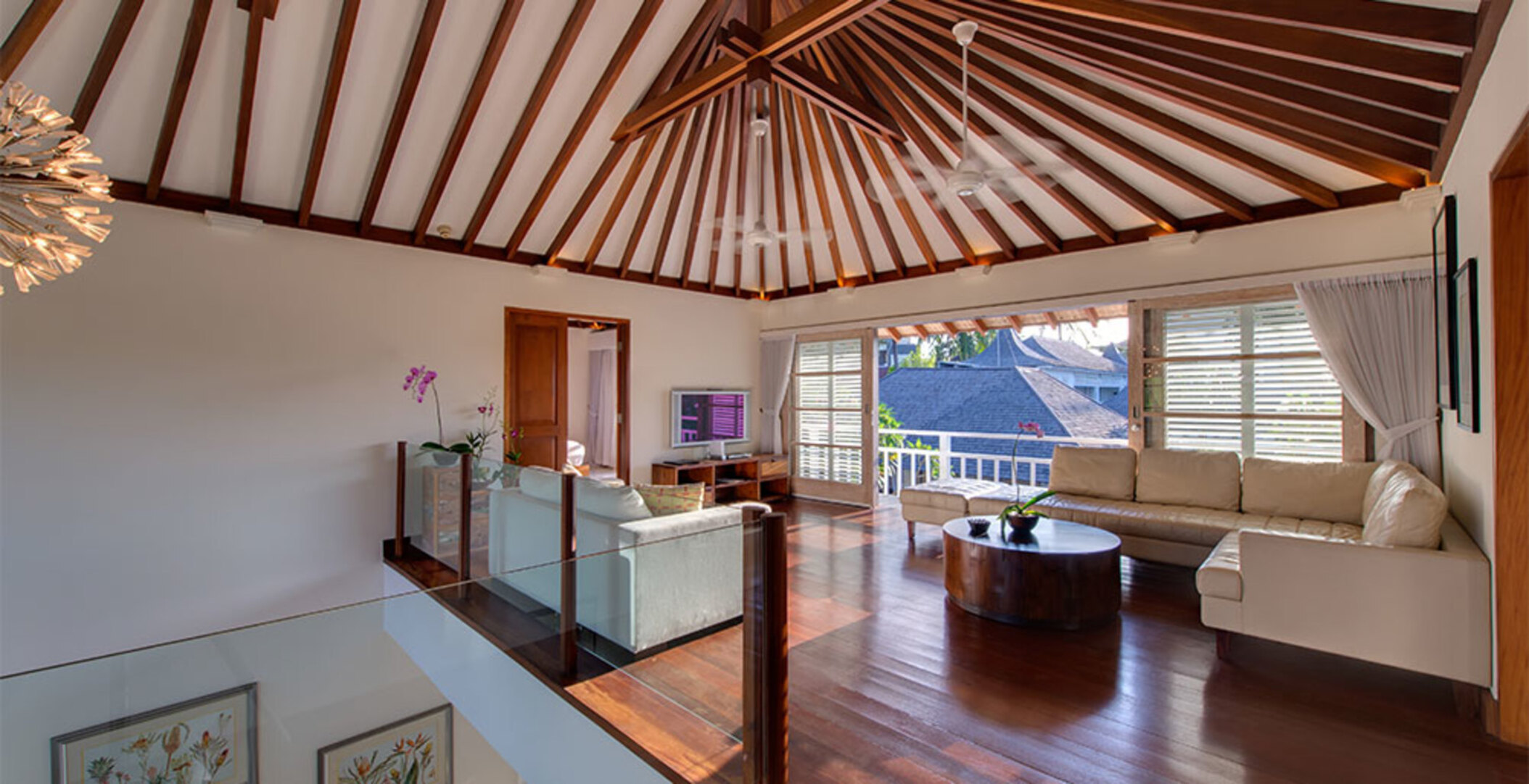 Lush Escapes by the Ocean – Bali Villa 1064
