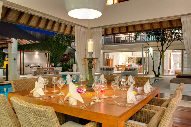 Lush Escapes by the Ocean – Bali Villa 1064