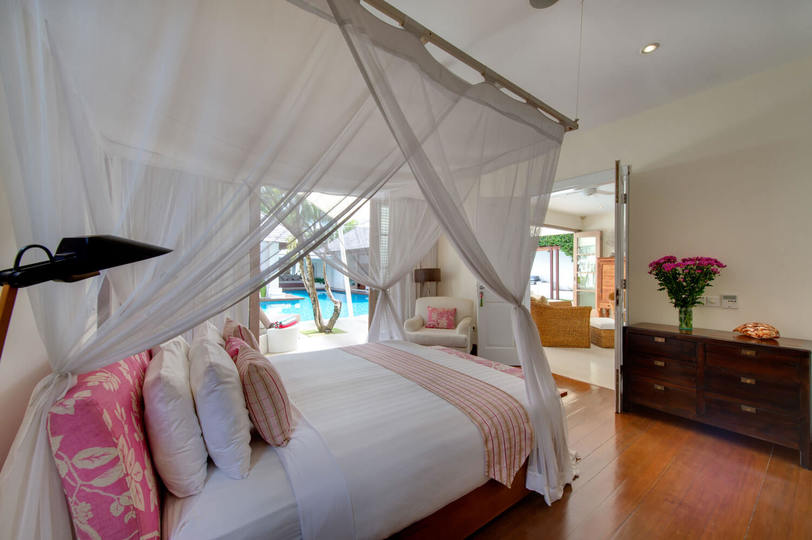 Lush Escapes by the Ocean – Bali Villa 1064