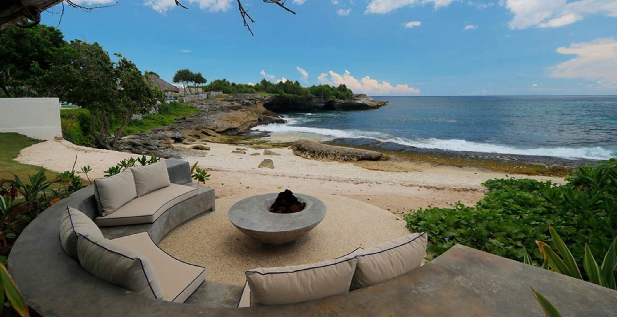 Steps from the Sea, Wrapped in Luxury – Bali Villa 1073
